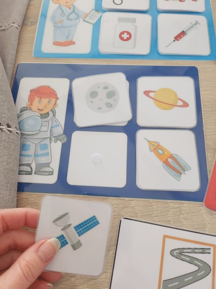 Jeux plastifiés et scratchés façon montessori - photo numéro 2