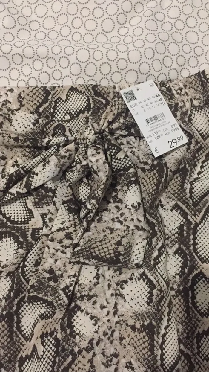 Jupe neuve - photo numéro 2