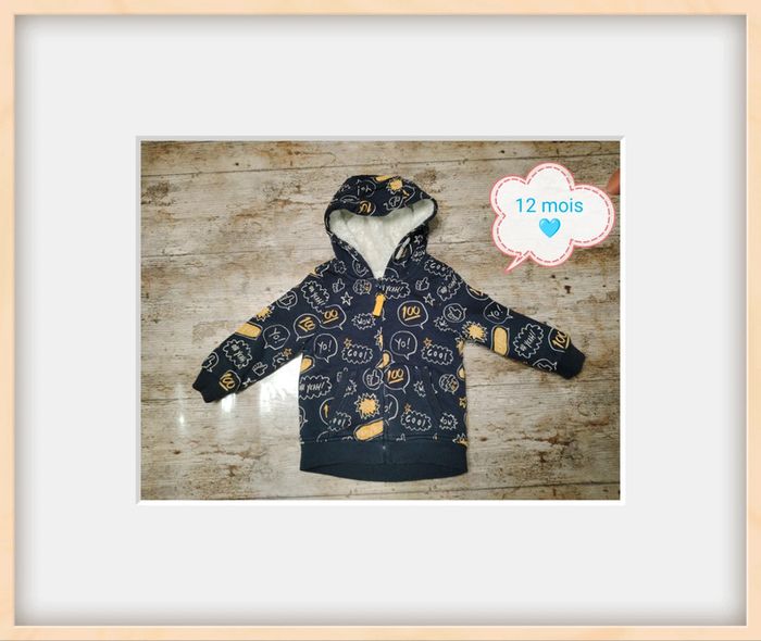 Magnifique veste zippée mi saison garçon 12 mois