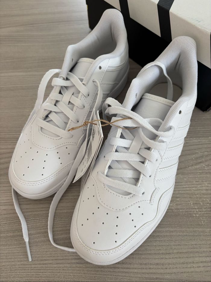 Baskets adidas neuve taille 40 - photo numéro 2