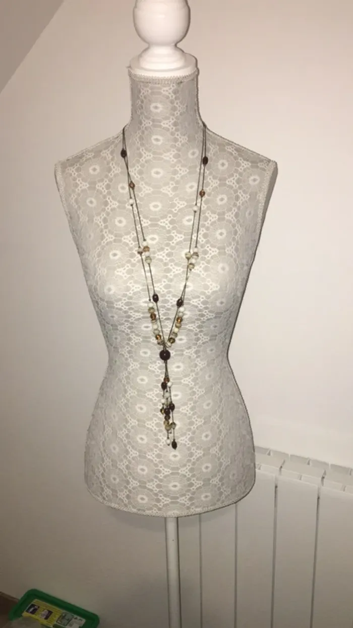 Collier sautoir en perles de verre