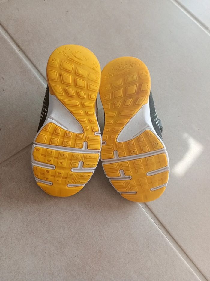 Basket enfant, Airness noir et jaune taille 25 - photo numéro 6