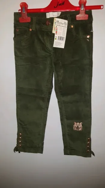 Pantalon velours kaki taille 5 ans