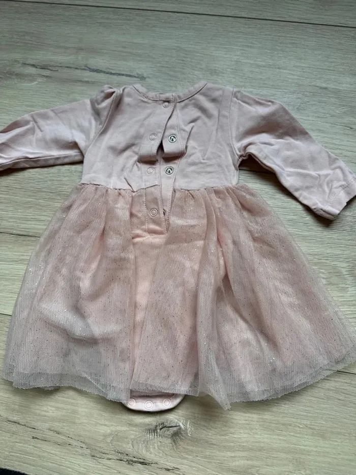 Robe body manche longue rose avec tulle Taille 1 mois - photo numéro 2