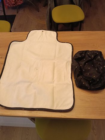 Matelas à langer portable+pochette Kiabi 