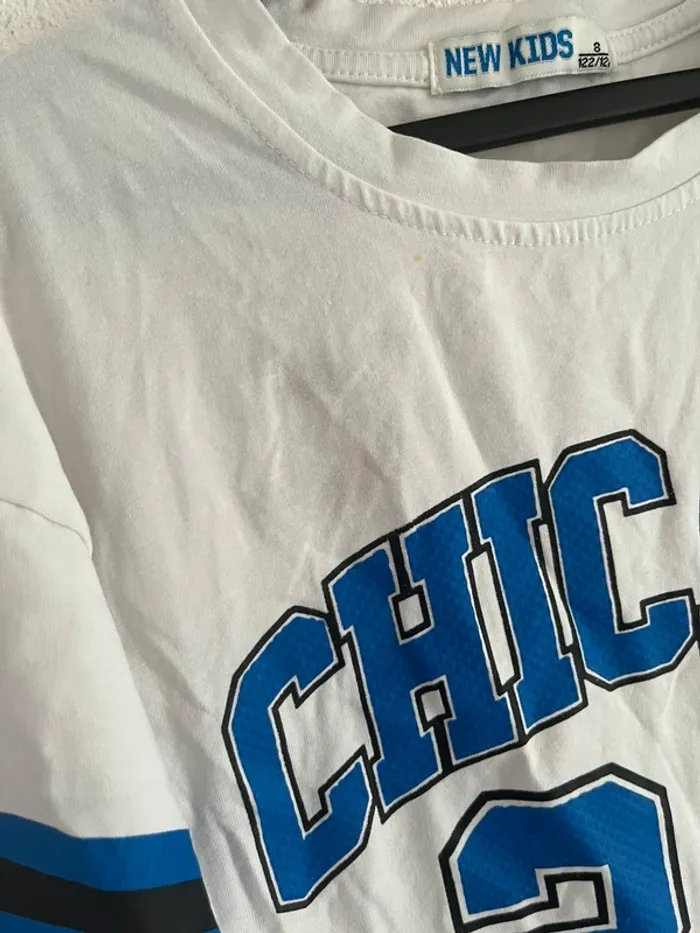 T-shirt taille 8 ans 💫 - photo numéro 2