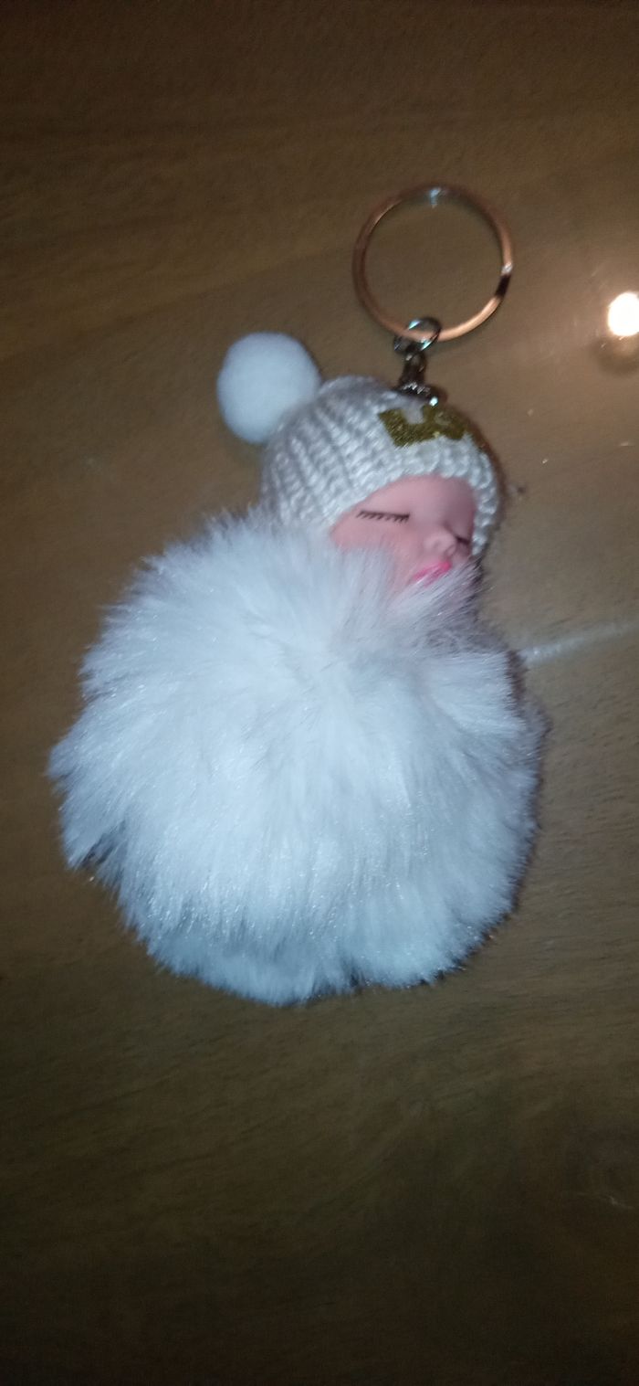 porte clé tête bébé plastique dure fausse fourrure - photo numéro 4