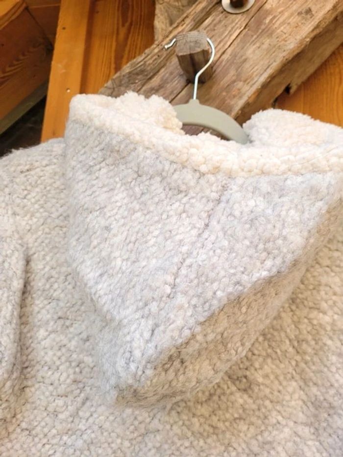 Manteau à capuche en Alpaga, Zara collection hiver, chaud, gris clair et crème, tout doux, 10 ans - photo numéro 10