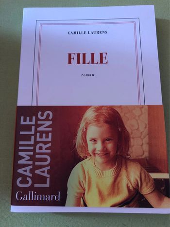 Livre FILLE  Camille Laureens