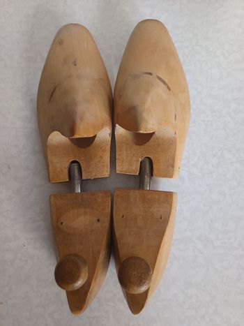 paire d'EMBAUCHOIRS en Bois Taille 39 EUR Taille 6 UK