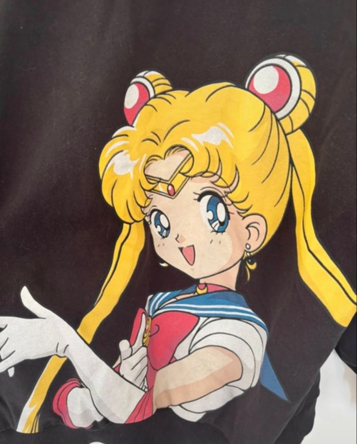 Sailor moon sweat-shirt - photo numéro 3