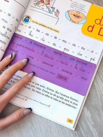 Guide de lecture transparent violet