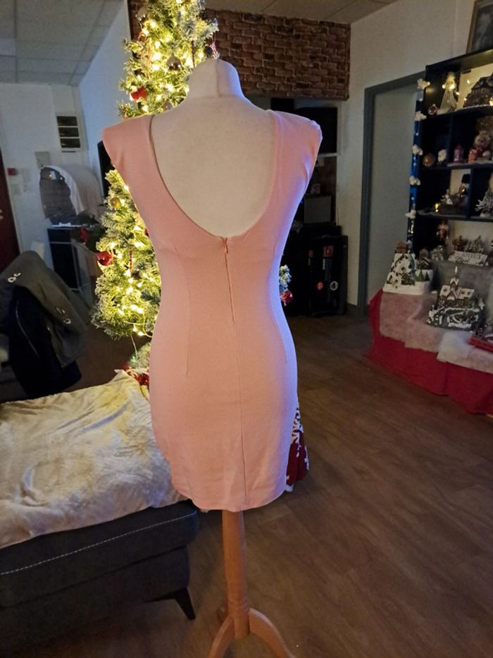 Robe moulante chic rose et noir - photo numéro 7