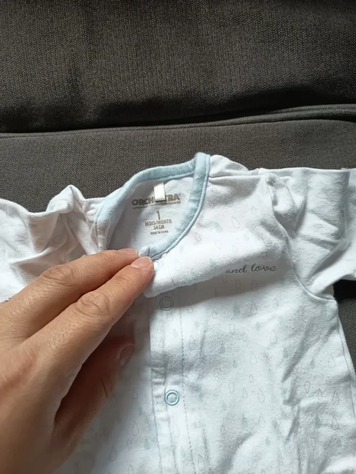 Tenue 1 mois - photo numéro 2