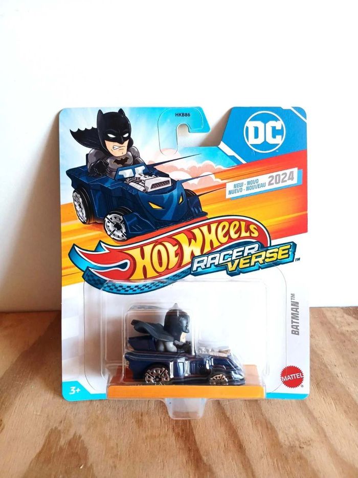 Voiture Mattel Hot Wheels Racer Verse DC Comics Batman 1:64 - photo numéro 1