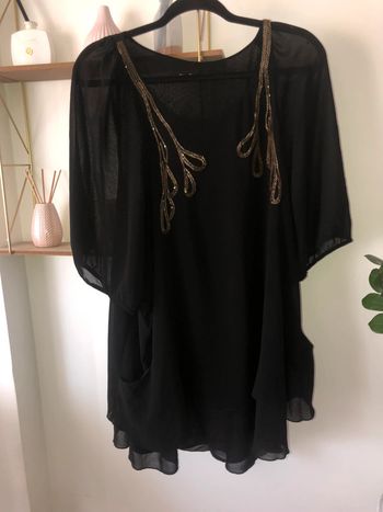 🌼Blouse noire brodée🌼