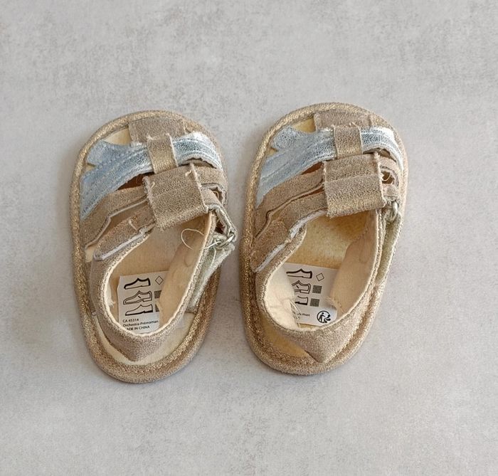 Chaussures ouvertes pour fille - photo numéro 2