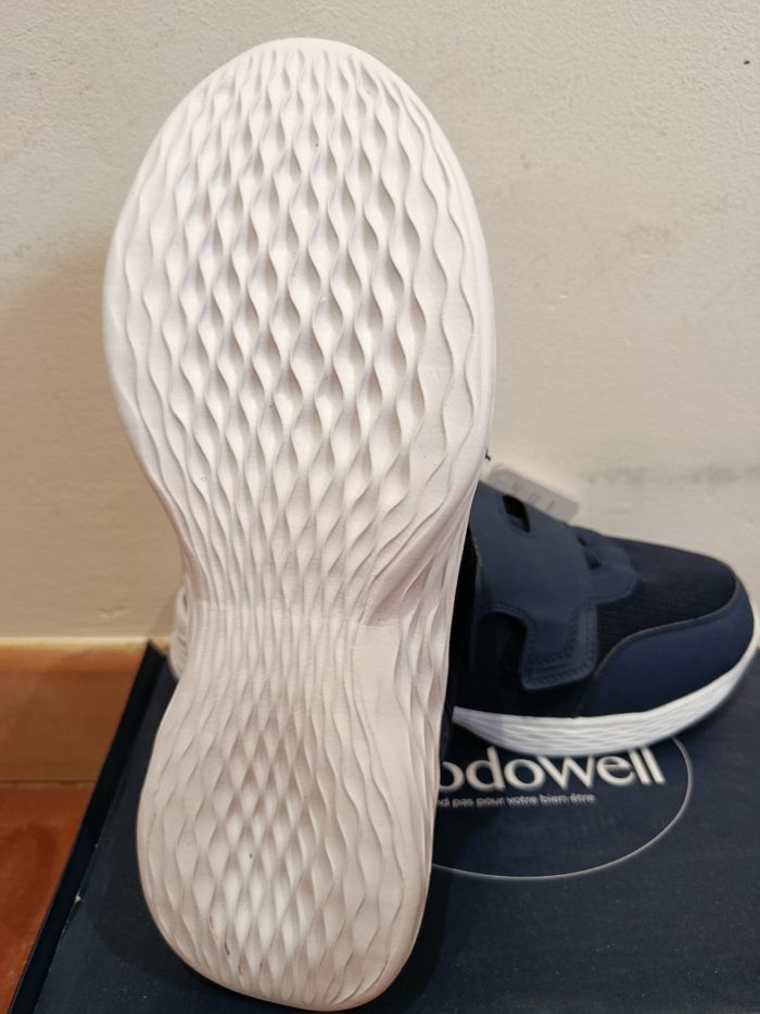 Baskets orthopédiques neuves - photo numéro 3