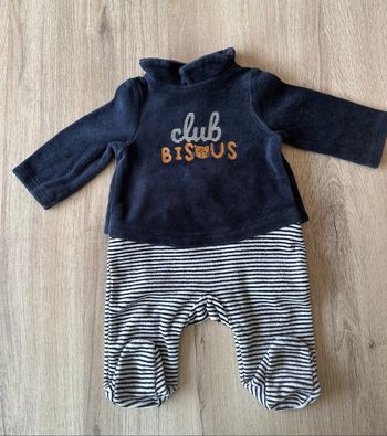 Pyjama tape à l’œil