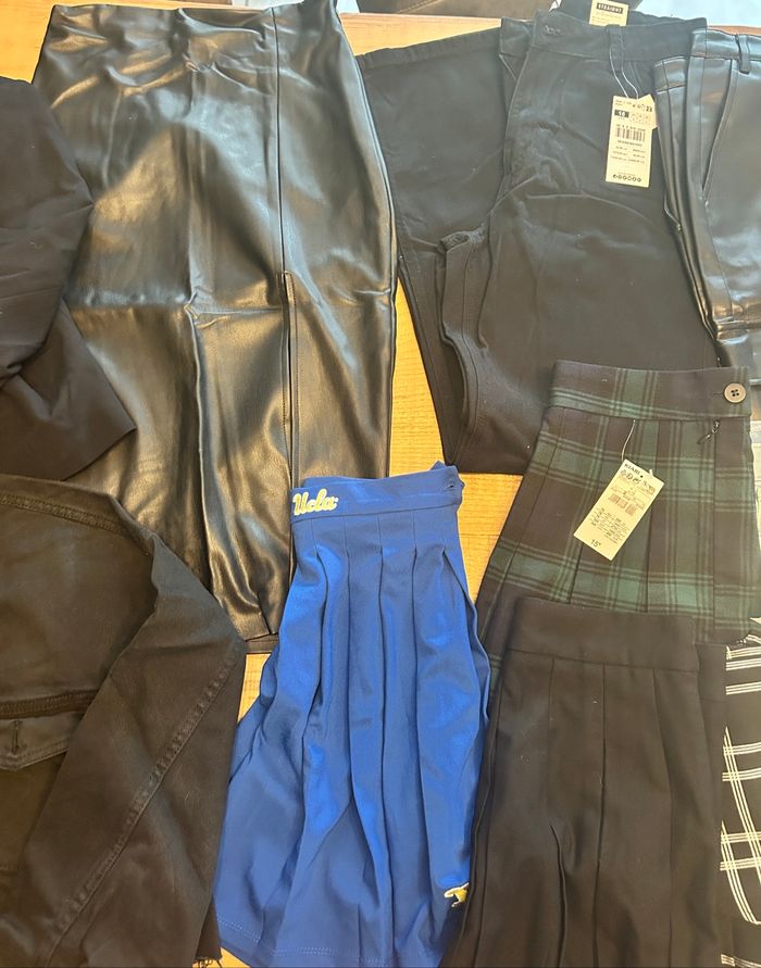 Lot vêtements fille XS - photo numéro 3