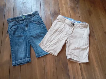 Lots deux shorts 4 ans
