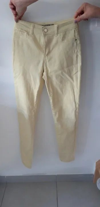 Lot de Jeans noir et jaune T32