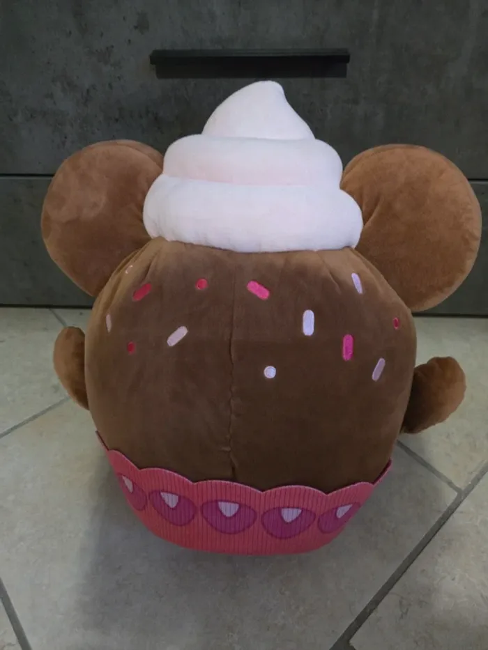 peluche minnie cupcake 46 cm Munchlings Disney - photo numéro 2