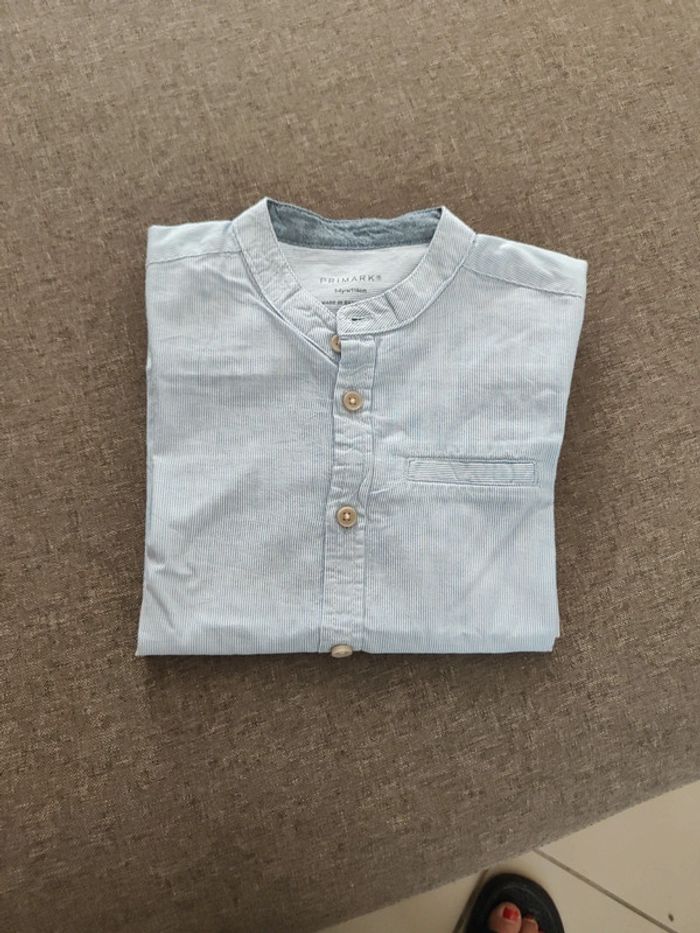 Chemise blanche à rayures bleues 6 ans