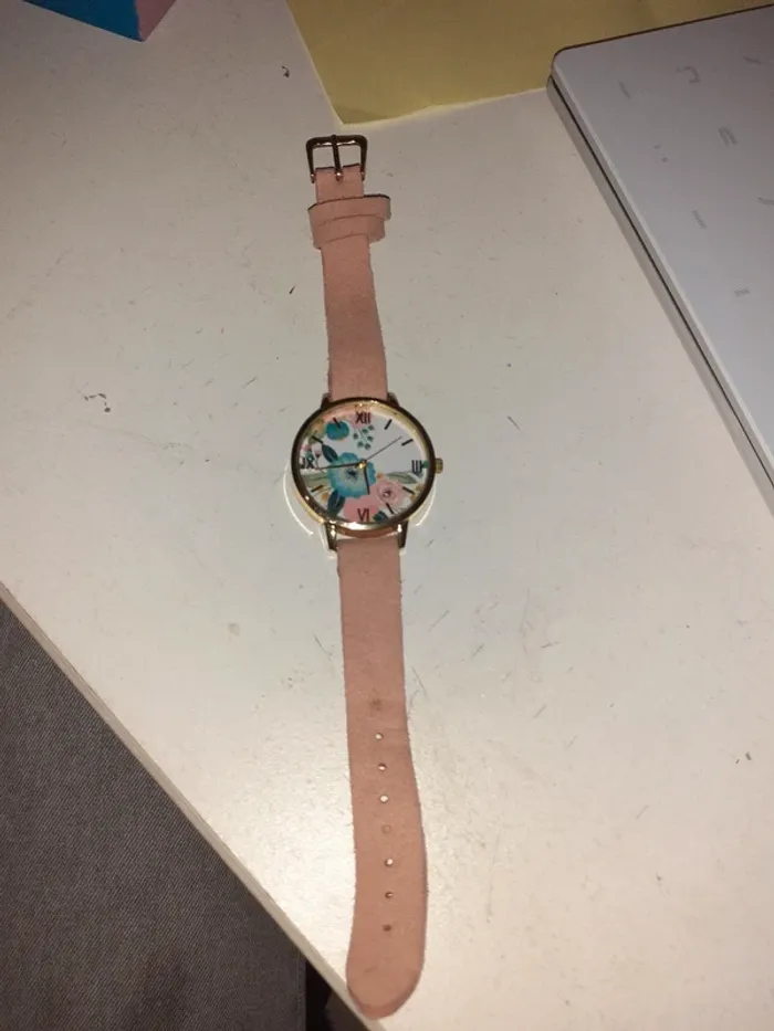 Montre rose a motif fleurie - photo numéro 2