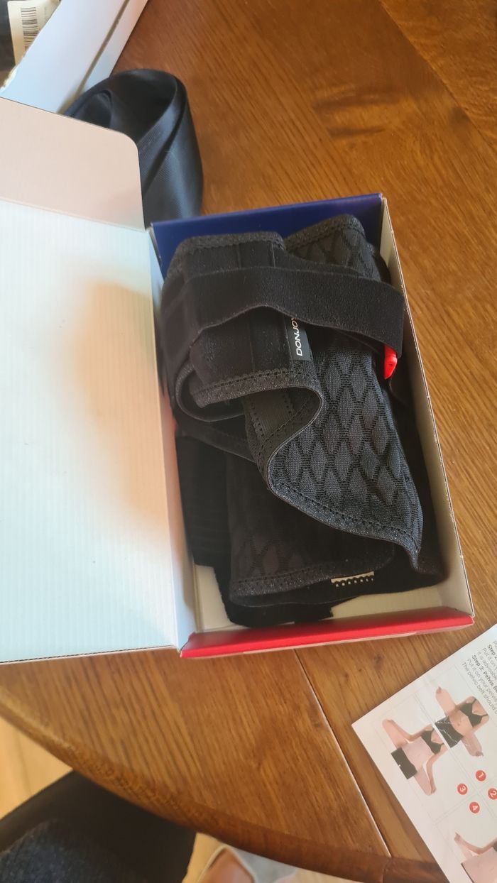 Lot accessoires grossesse : ceintures voiture, ballon de grossesse, ceintures postpartum - photo numéro 7