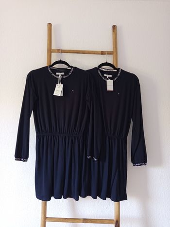Lot de deux Robes bleu marine Tommy Hilfiger taille 14 ans neuves avec étiquette