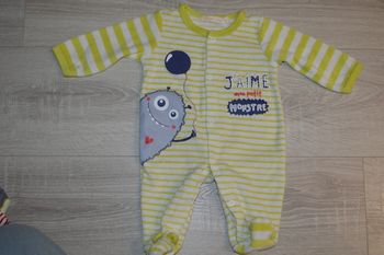 Pyjama velours fermeture devant vert  1 mois Gémo