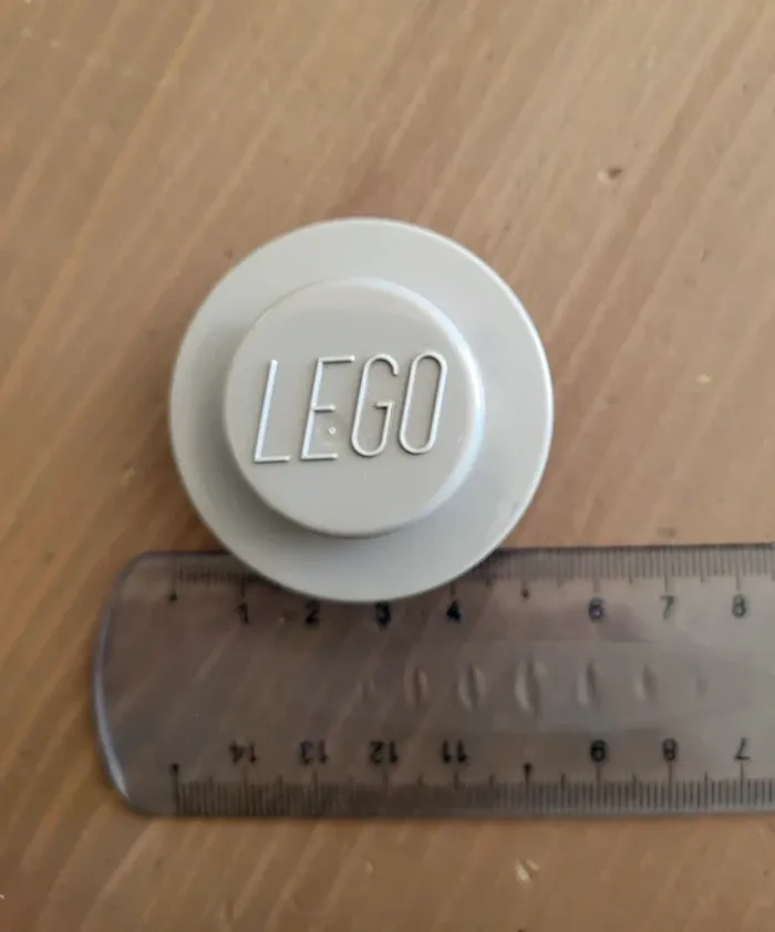 Lego - 2 magnets plastique gris - photo numéro 5