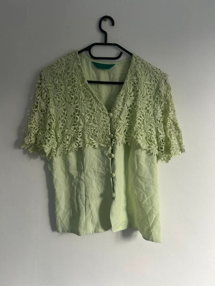 Jolie blouse manches courtes brodée vert d’eau / menthe • Canda • taille 42