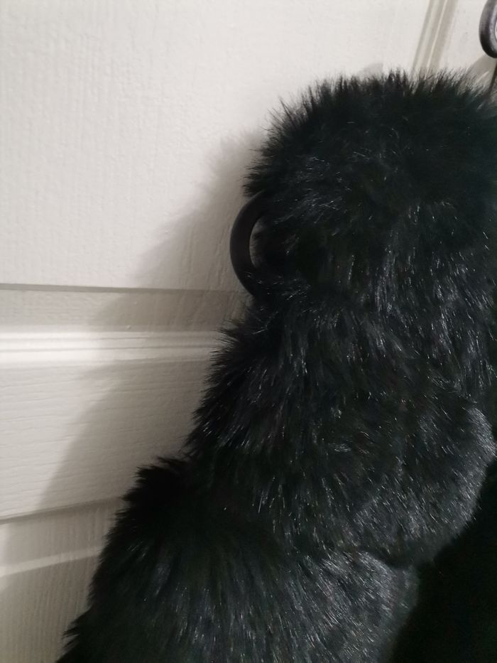 Gilet sans manches fausse fourrure noire – chaud & élégant - photo numéro 3