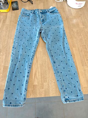 Jeans court