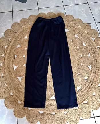 Pantalon de couleur bleu marine de taille 38 de la marque Refa
