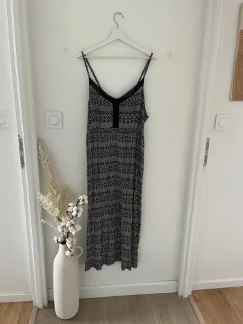 Robe noir et grise