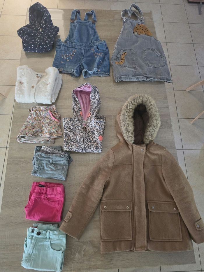Lot vêtements fille 8 ans - photo numéro 1