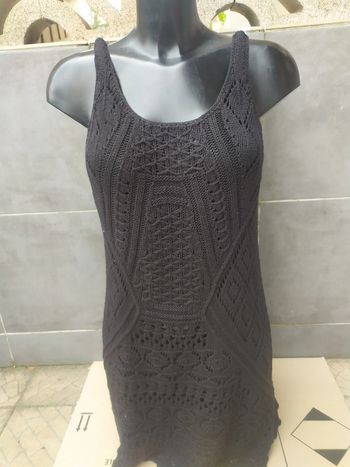 Robe noir à crochet