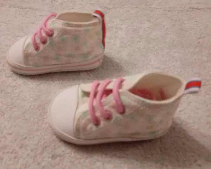 Chaussures 3/6 mois (réf perso 13)(familleac72) - photo numéro 2