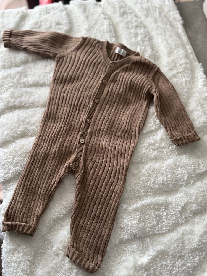 Combinaison bébé côtelée marron 56cm