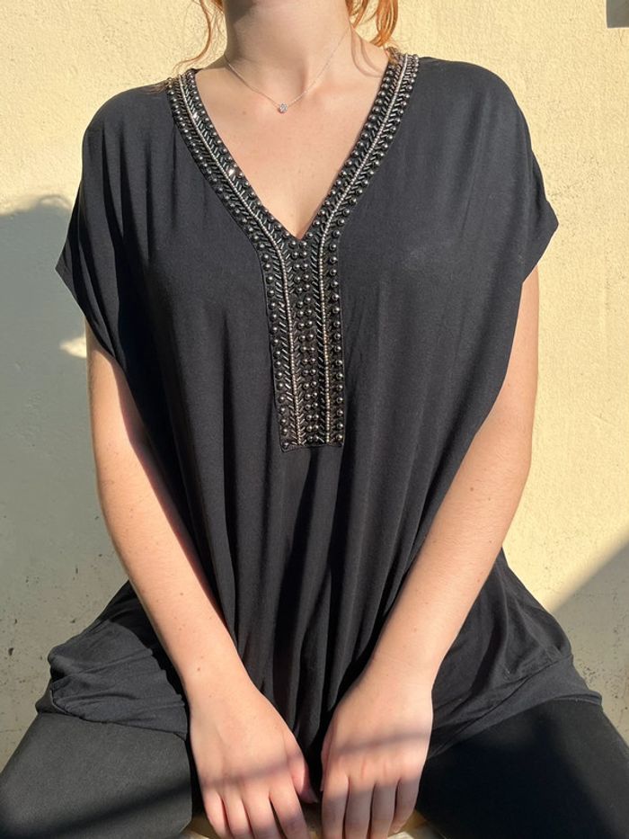 T-shirt tunique ample noir avec perles - photo numéro 2