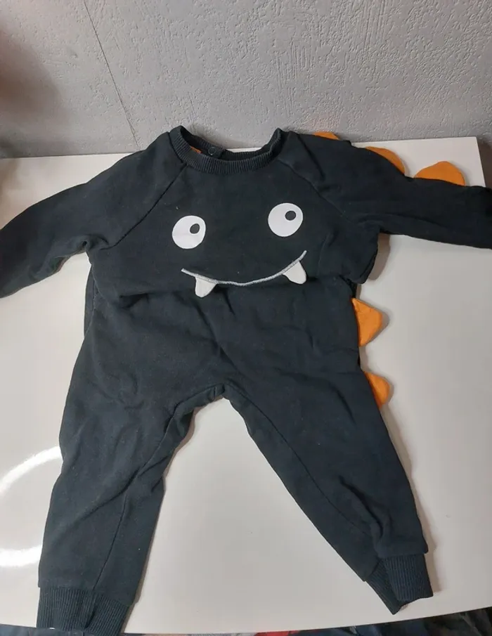 Ensemble jogging noir imprimé "H&M" - photo numéro 2