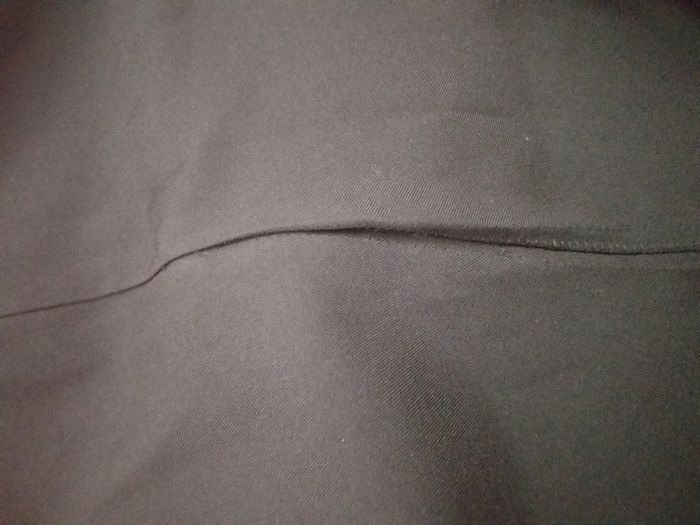 Pantalon noir avec motif en bas - photo numéro 4