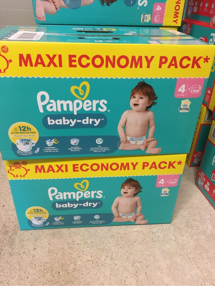 216 couches Pampers baby dry taille 4