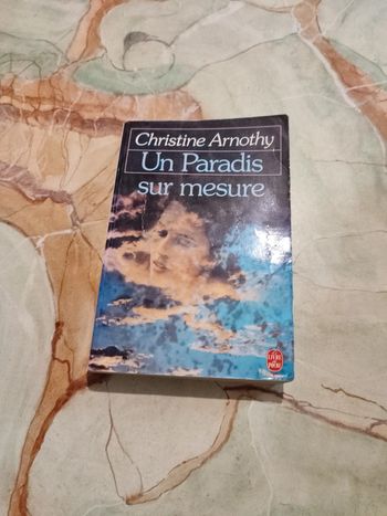 Un paradis sur mesure de Christine arnothy