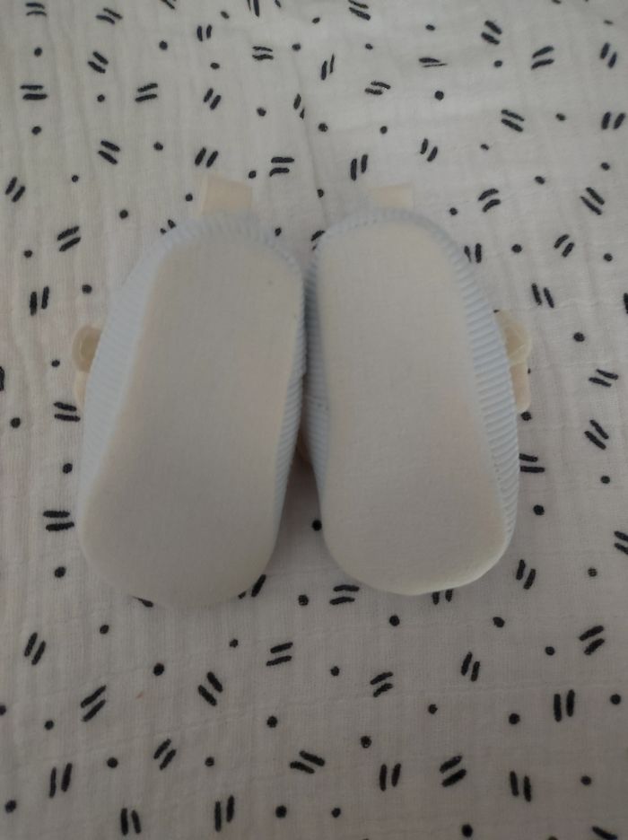 Chaussure bébé - photo numéro 2