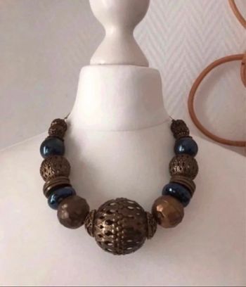 Collier en très grosses perles métalliques et faïence Artisanat Ethnique Vintage