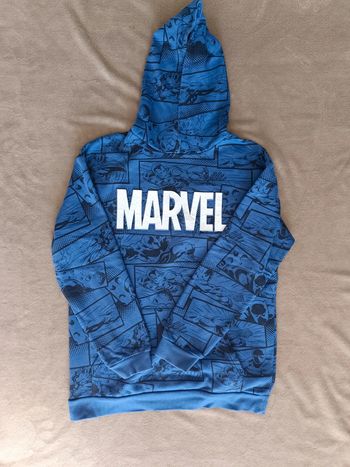 Sweat à capuche Marvel taille 13 ans